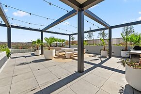 Stylish 2-bed Stay Near Canberra Centre