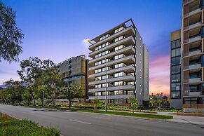 Stylish 2-bed Stay Near Canberra Centre