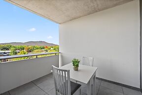 Stylish 2-bed Stay Near Canberra Centre