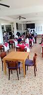 Breeze Bay Hotel Diani