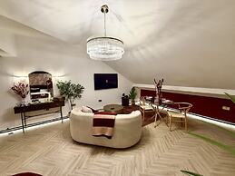 2 Boutique Apts Parisian Gold Bath BHM