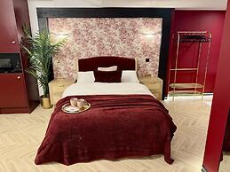2 Boutique Apts Parisian Gold Bath BHM