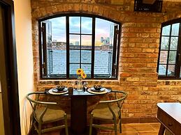 2 Boutique Apts Parisian Gold Bath BHM