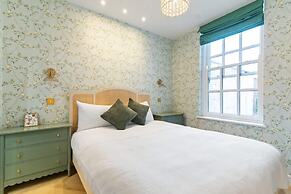 2 Boutique Apts Parisian Gold Bath BHM