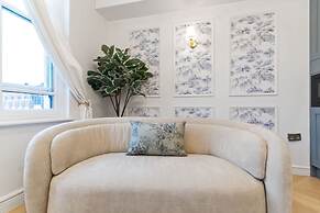 2 Boutique Apts Parisian Gold Bath BHM