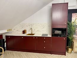 2 Boutique Apts Parisian Gold Bath BHM