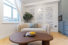 2 Boutique Apts Parisian Gold Bath BHM