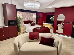 2 Boutique Apts Parisian Gold Bath BHM