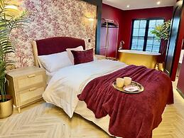 Gold Bath Japandi 2 Apts Bham City Centre