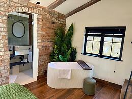 Gold Bath Japandi 2 Apts Bham City Centre