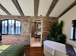 Gold Bath Japandi 2 Apts Bham City Centre