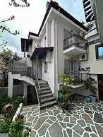 Guesthouse Doma est 1991