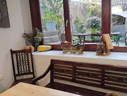 Guesthouse Doma est 1991
