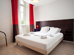 Dinan Stay With Free Parking