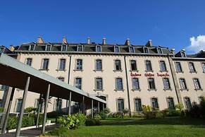Dinan Stay With Free Parking