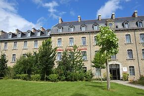 Dinan Stay With Free Parking