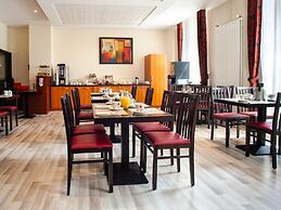 Dinan Stay With Free Parking