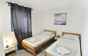 Comfortable Vacation Retreat With Parking