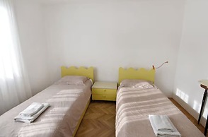 Quiet Retreat With Terrace