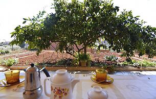 Quiet Retreat With Terrace