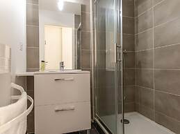 Central Auris-en-oisans Stay for 4