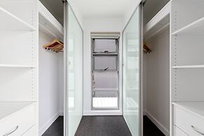 Spacious 2-bed Retreat in Rosebery