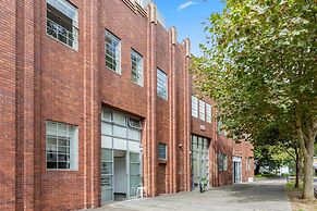 Spacious 2-bed Retreat in Rosebery