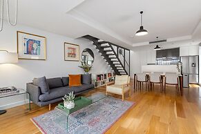 Spacious 2-bed Retreat in Rosebery