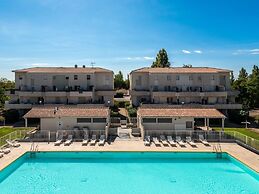 Chic Coastal Pool View Apartment for 6