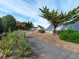 Retreat With Heated Pool & Coast