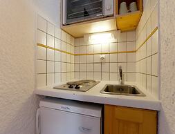 Compact Slope-side Studio for two