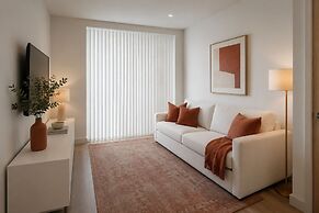Bellavique Hotel & Suites