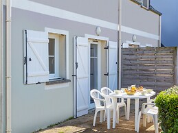 Brittany Flat, Beach & Pool