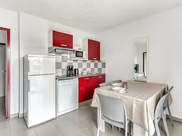 Chic Family Flat With Pool, Sauna