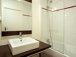 Brittany Flat With Outdoor Pool