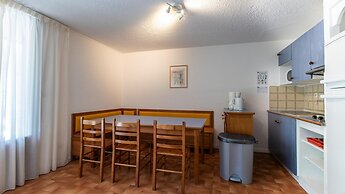 Spacious Alpine Triplex With Terrace