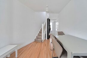 Near Airport - Pets - Parking - Wifi - Sleeps 2