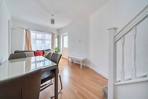 Near Airport - Pets - Parking - Wifi - Sleeps 2