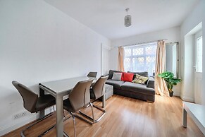 Near Airport - Pets - Parking - Wifi - Sleeps 2
