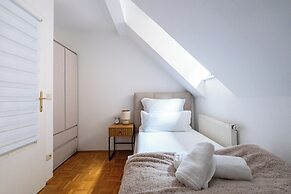 Coyhomes Steyr Riverside