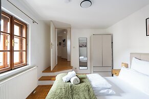 Coyhomes Steyr Riverside