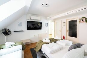 Coyhomes Steyr Riverside