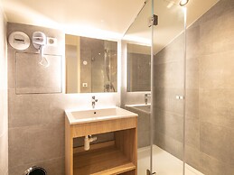 Chic Duplex Apartment in Doucy