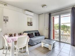 Escape With Pool, Gym & Balcony