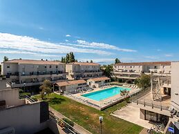 Pool View Apartment for Six