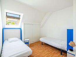 Spacious House for 6 in Parentis