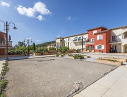 Provencal Retreat With Balcony, Pool Access