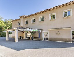 Provencal Retreat With Balcony, Pool Access
