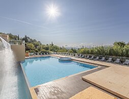 Provencal Retreat With Balcony, Pool Access