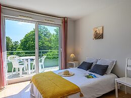 Spacious Stay for Two Near Vannes